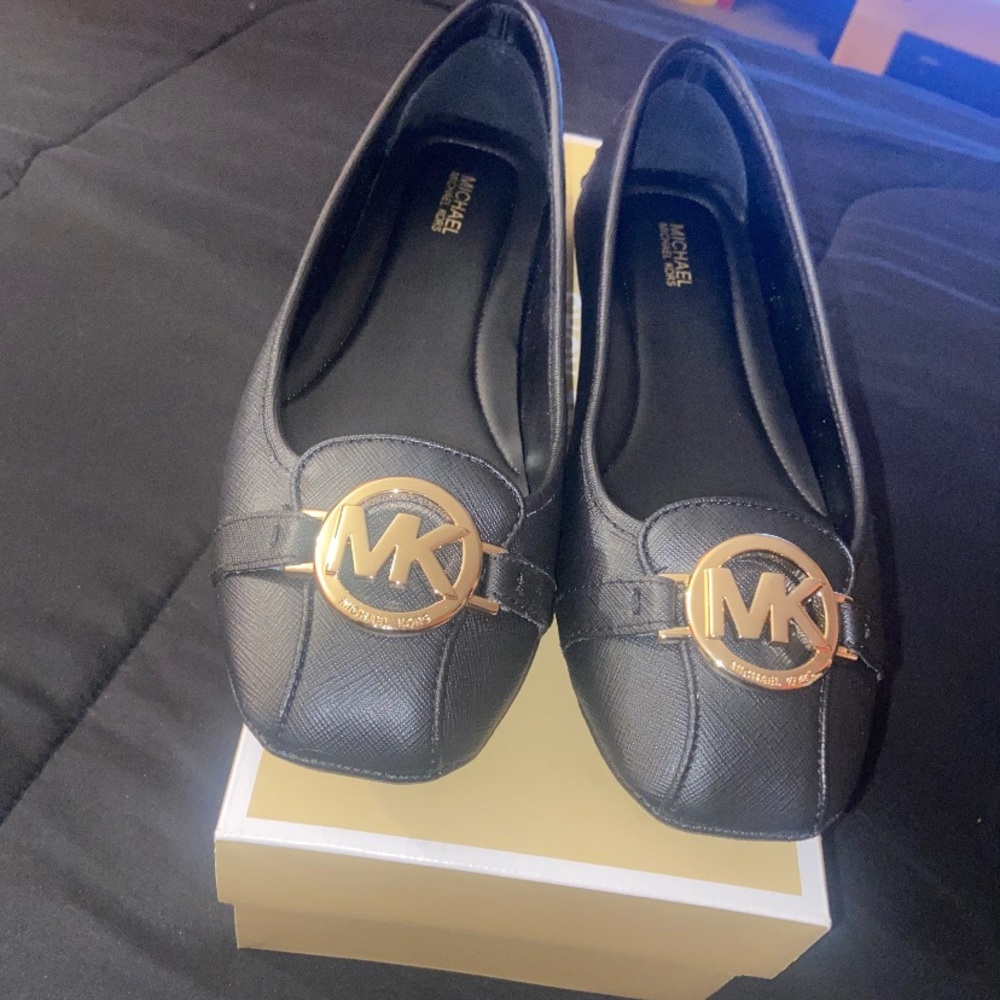 Michael Kors Woman’s Flats Size 9.5